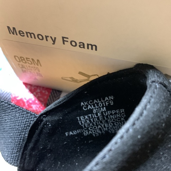 Anne Klein shoes, black, size 81/2, very good condition. They are not leather. - Picture 7 of 9